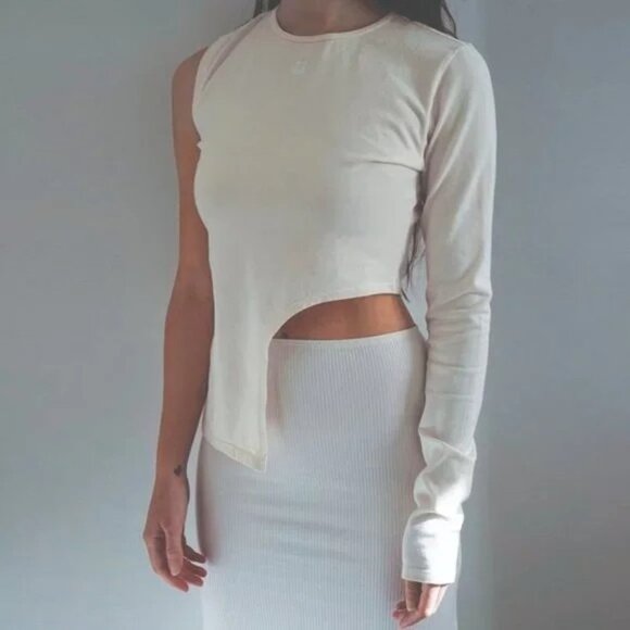 Jeu Illimite Avant Garde Cutout Top in Black - Picture 2 of 6